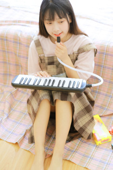 年轻母亲五